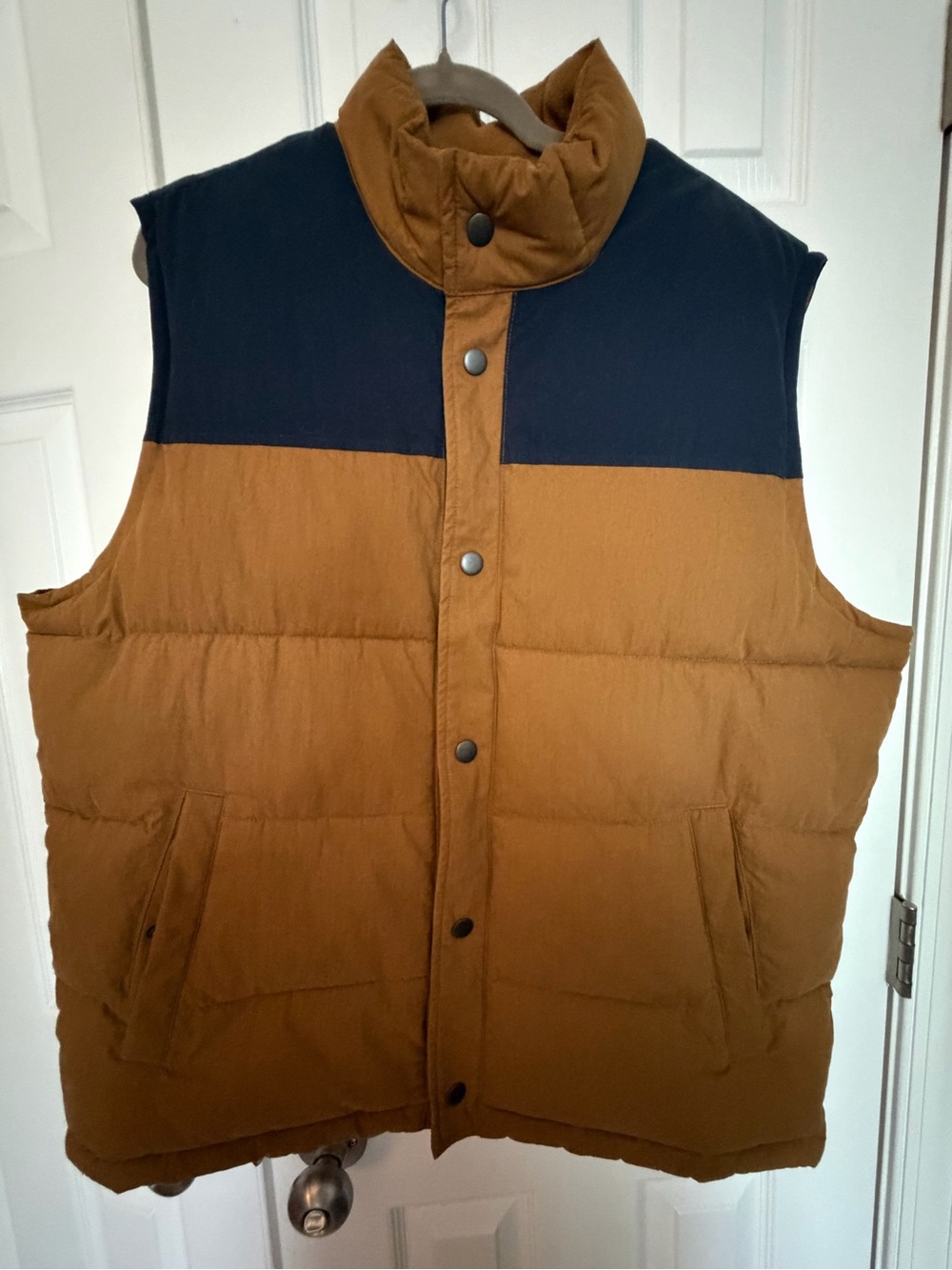 GAP Men's Two-Tone Puffer Vest - Brown & Navy